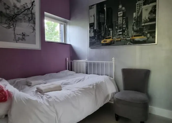 Lovely 1 Bedroom Apartment With Garden
