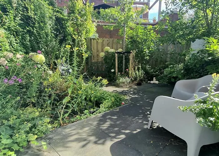 Lovely 1 Bedroom Apartment With Garden